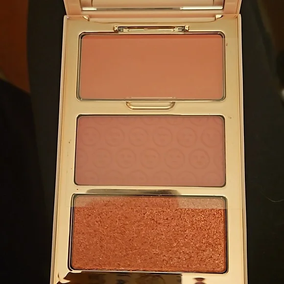 One Size Cheek Clapper,Oil Sucker & Ultimate Setting Powder - Picture 3 of 10